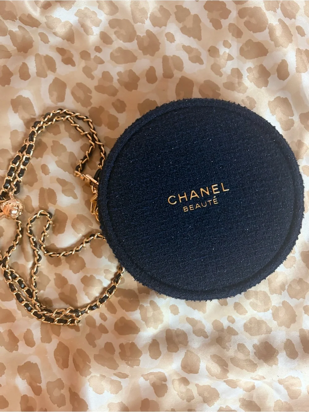GWP Chanel Beaute Navy Beauty Pouch w. Gold Chain + Original Packaging